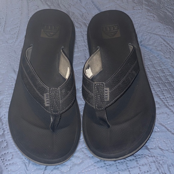 Reef Men's Dark Gray Flip-Flops - Picture 1 of 4